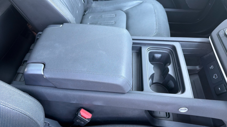 Land Rover Defender 2.0 D240 SE 110 5dr Auto Diesel Estate